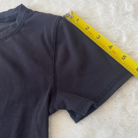 Vuori Pose Fitted Tee Ribbed Crewneck Short Sleeve Active Top Black Size XS - Picture 11 of 12
